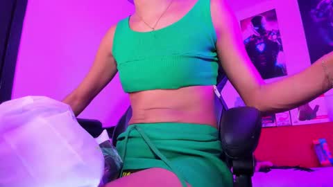 Snapshot of alahia__rodriguez chatting on 8, 3, 2025 Alahia Rodriguez online show from 8, 3, 2025