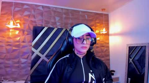 Snapshot of alahia_dangelo_ chatting on 3, 10, 2025 ALAHIA online show from 3, 10, 2025