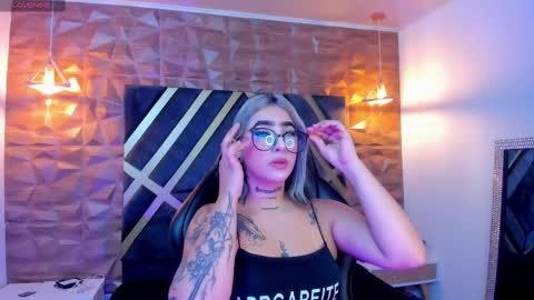 Snapshot of alahia_dangelo_ chatting on 7, 10, 2025 ALAHIA online show from 7, 10, 2025