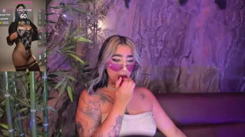 Snapshot of alahia_dangelo_ chatting on 23, 10, 2025 ALAHIA online show from 23, 10, 2025