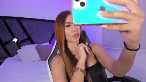 Alahia online show from 29, 9, 2025