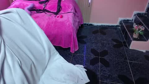 Snapshot of alaia_blue1 chatting on 19, 5, 2026 alaia_blue1 online show from 19, 5, 2026
