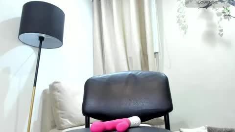 Snapshot of alaiasmile_ chatting on 21, 4, 2026 online show from 21, 4, 2026