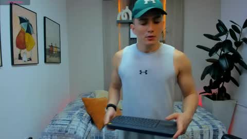 Alan  Kevin can we reach 100 thumbs up please guys  online show from 14, 4, 2026