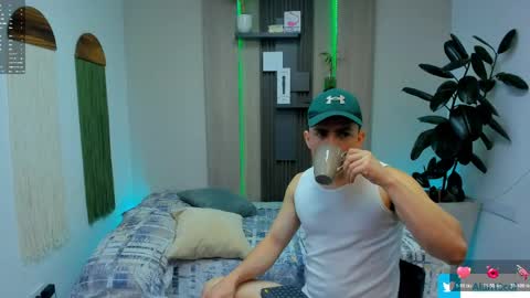 Alan  Kevin can we reach 100 thumbs up please guys  online show from 19, 4, 2026