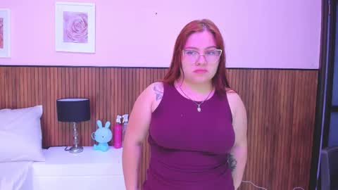 Snapshot of alana_glasses chatting on 9, 9, 2025 Alana online show from 9, 9, 2025