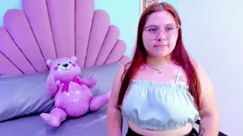 Snapshot of alana_glasses chatting on 12, 9, 2025 Alana online show from 12, 9, 2025