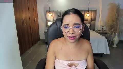 Snapshot of alana_martiins chatting on 27, 7, 2026 alana online show from 27, 7, 2026