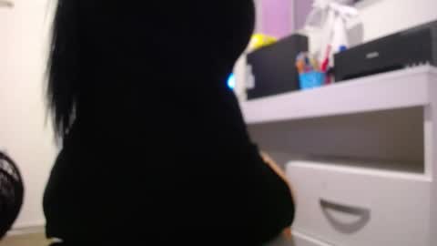 A l a n a online show from 4, 2, 2025