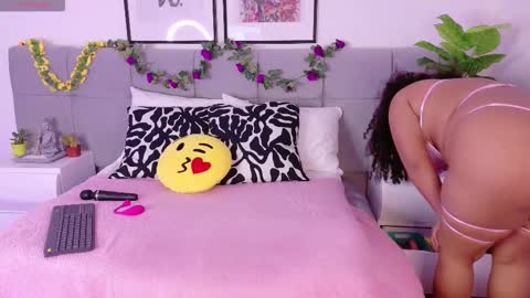 Snapshot of alanaa_gomez chatting on 16, 9, 2025 Alanaa online show from 16, 9, 2025