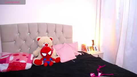 alanaa sofia online show from 8, 6, 2026