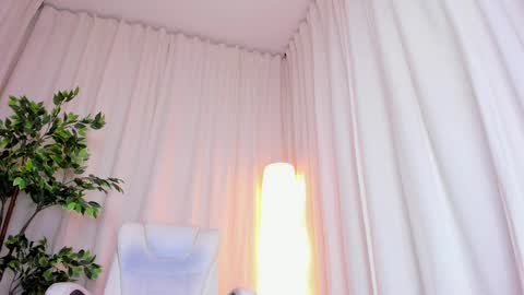 Alana silvana online show from 15, 2, 2025