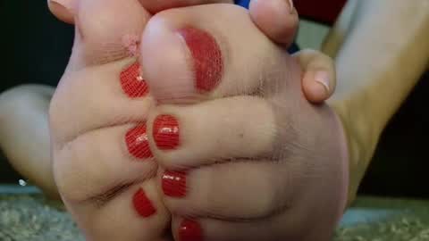 Snapshot of alanna_gold chatting on 28, 10, 2025 Alanna online show from 28, 10, 2025