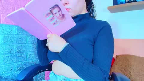 Snapshot of alanna_love02 chatting on 4, 2, 2026 Alanna online show from 4, 2, 2026