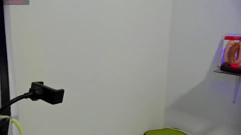 Snapshot of alanna_sloppy chatting on 9, 6, 2026 alana silver online show from 9, 6, 2026