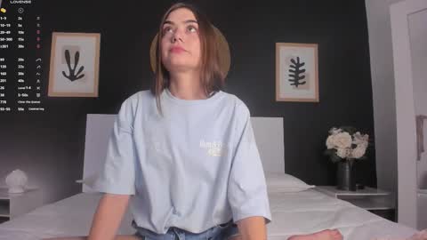 Alanna Cute Russell online show from 29, 10, 2025