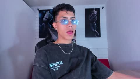 Snapshot of alannaughty_ chatting on 2, 1, 2025 alannaughty_ online show from 2, 1, 2025