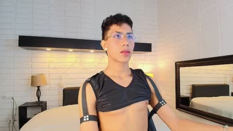 Snapshot of alannaughty_ chatting on 7, 1, 2025 alannaughty_ online show from 7, 1, 2025