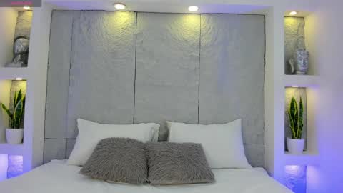 Alassia Hocthner online show from 14, 4, 2026