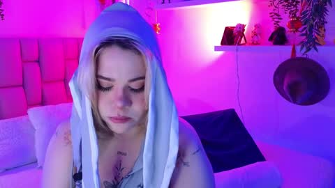 albaandthayron online show from 4, 4, 2026