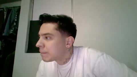 Snapshot of alber753713 chatting on 3, 6, 2026 alber753713 online show from 3, 6, 2026