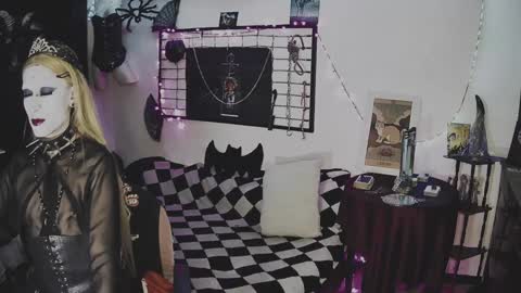 Mistic witch online show from 3, 2, 2025