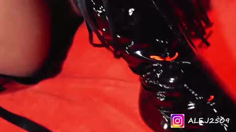 Snapshot of ale_2509 chatting on 26, 11, 2025 Ale online show from 26, 11, 2025