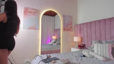 Alejandra Arango online show from 15, 12, 2025