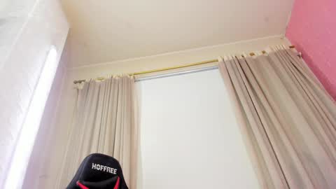 Aleja Hill online show from 18, 12, 2024