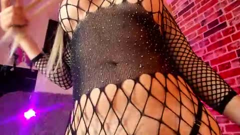 Snapshot of aleja_hill chatting on 17, 7, 2026 Aleja Hill online show from 17, 7, 2026