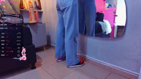 Snapshot of alejandra_martinss chatting on 22, 12, 2025 alejandra martins online show from 22, 12, 2025