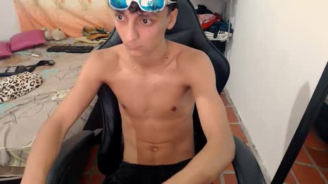 Snapshot of alejandro_cutee chatting on 11, 11, 2025 alejandro_cutee online show from 11, 11, 2025