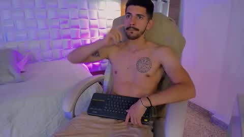 Alejo  online show from 9, 10, 2025