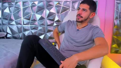 Snapshot of alejandrostorm chatting on 7, 1, 2026 Alejo online show from 7, 1, 2026