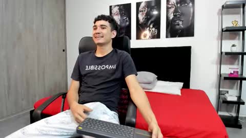 Snapshot of alejo_gray1 chatting on 4, 2, 2026 alejo_gray1 online show from 4, 2, 2026