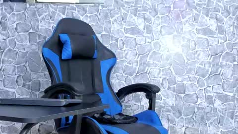 Snapshot of alejo_peverell chatting on 7, 5, 2026 alejo peverell online show from 7, 5, 2026