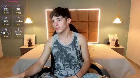 Snapshot of alejootwink chatting on 29, 4, 2026 ALejoo Saenz online show from 29, 4, 2026