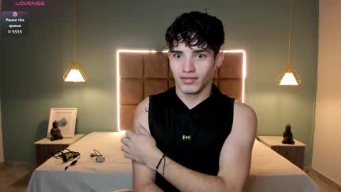Snapshot of alejootwink chatting on 3, 5, 2026 ALejoo Saenz online show from 3, 5, 2026