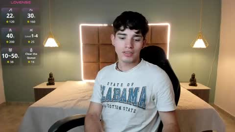 Snapshot of alejootwink chatting on 4, 5, 2026 ALejoo Saenz online show from 4, 5, 2026