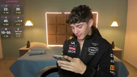 Snapshot of alejootwink chatting on 25, 5, 2026 ALejoo Saenz online show from 25, 5, 2026