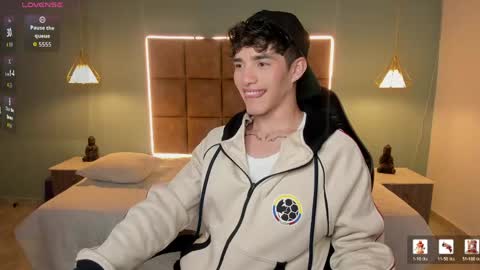 Snapshot of alejootwink chatting on 28, 5, 2026 ALejoo Saenz online show from 28, 5, 2026