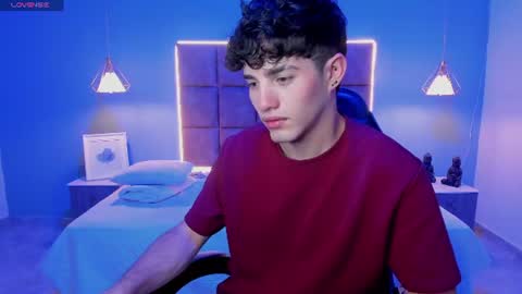 Snapshot of alejootwink chatting on 16, 7, 2026 ALejoo Saenz online show from 16, 7, 2026