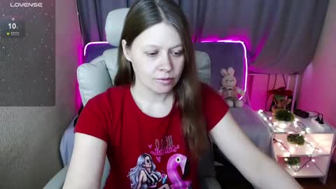 Snapshot of alekasamui chatting on 3, 2, 2025 Aleksa online show from 3, 2, 2025