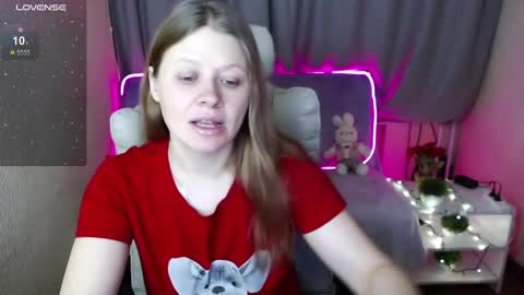 Snapshot of alekasamui chatting on 4, 3, 2025 Aleksa online show from 4, 3, 2025
