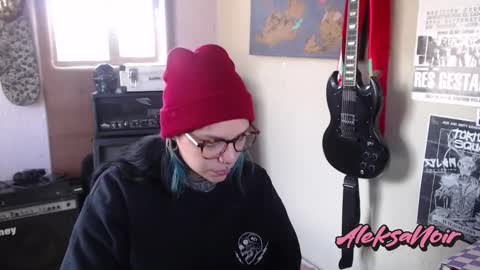 Snapshot of aleksanoir chatting on 6, 2, 2025 AleksaNoir online show from 6, 2, 2025