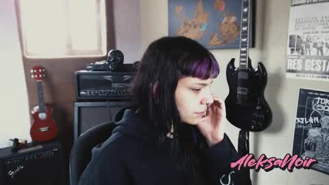 Snapshot of aleksanoir chatting on 18, 9, 2025 AleksaNoir online show from 18, 9, 2025