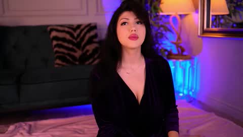 alenacapricious online show from 6, 11, 2025