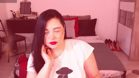 Snapshot of alenni chatting on 7, 5, 2026 Alenni online show from 7, 5, 2026