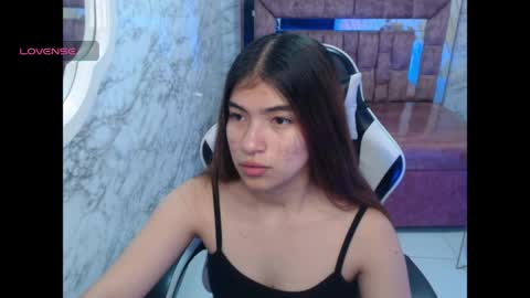 Snapshot of alesia_v chatting on 14, 5, 2026 Live 1000pm 600am COLOMBIAN HOUR online show from 14, 5, 2026