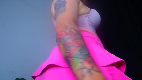 QUEEN OFF MILk  IM BACK  15 NOV online show from 16, 2, 2025